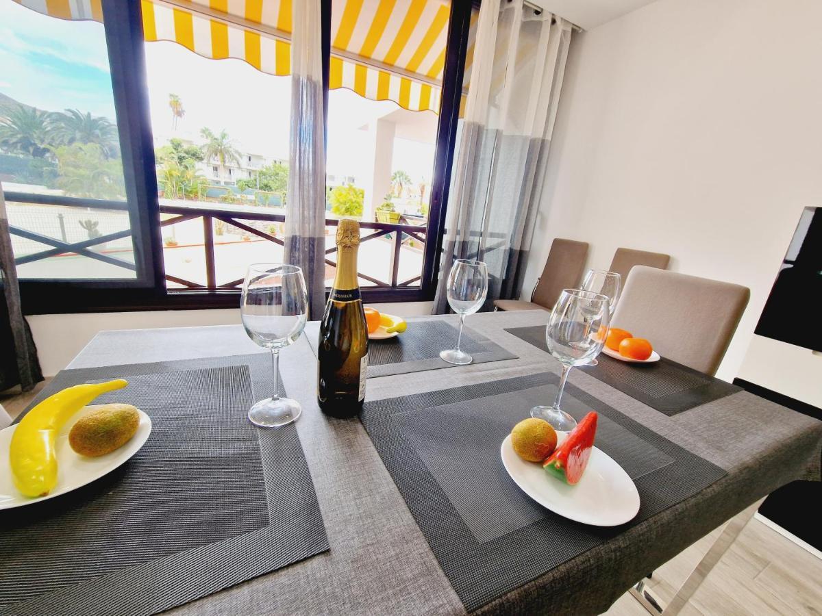 Luxury San Marino Apartment & Pool View Лос Кристианос Экстерьер фото