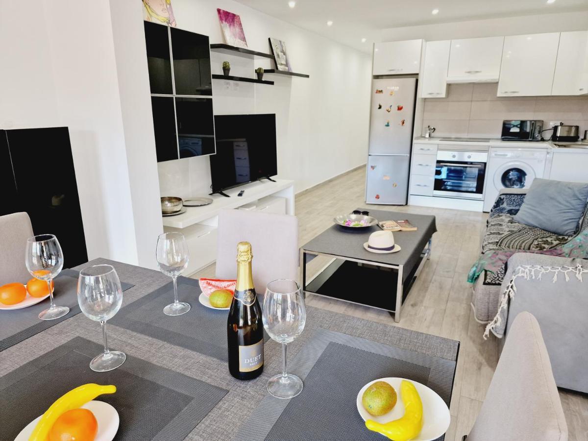 Luxury San Marino Apartment & Pool View Лос Кристианос Экстерьер фото